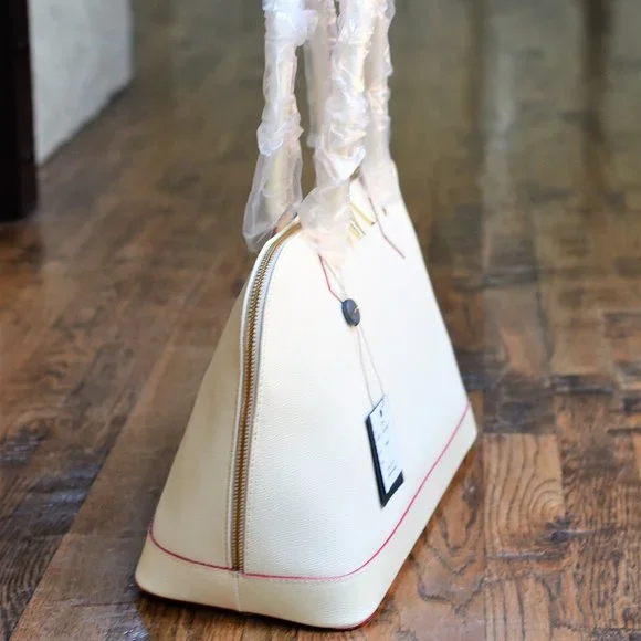 NEW ! ARCADIA  LEATHER BUGATTI BAG WITH DUST BAG. MADE IN ITALY - Picture 2 of 12